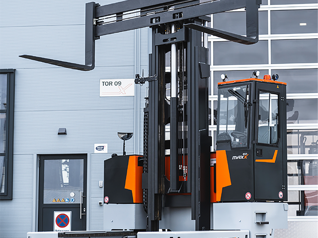 Electric Multi-directional Sideloader