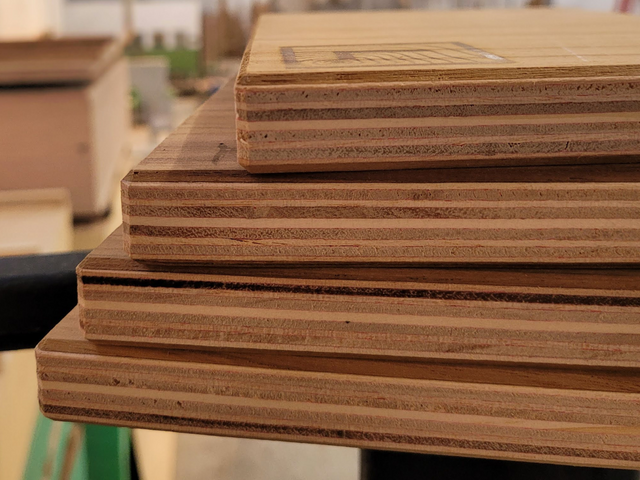 LisLayer:Engineered panel manufactured with natural wood lamellas