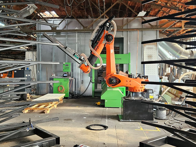 CMA Robotics & KUKA Working in Tandem