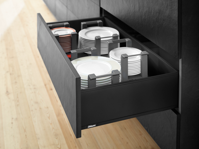 LEGRABOX: Now available in carbon black