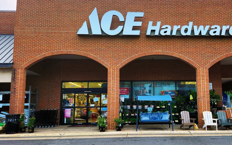 3-AceHardware-100th-Store_v2_post