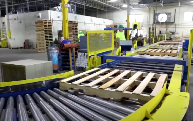 Pallets conveyor belt at Greenway.