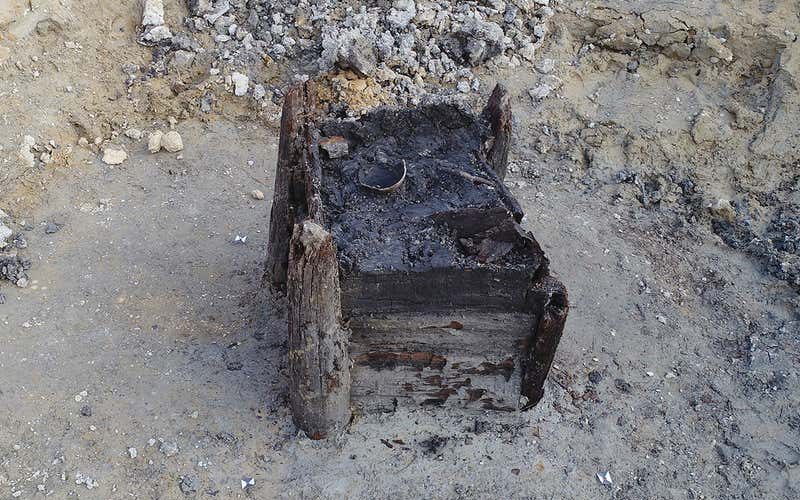 Oak-wood-well-Czech